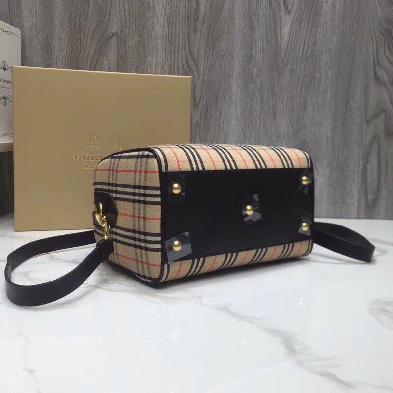 Burberry Bags - Bagsattire   698