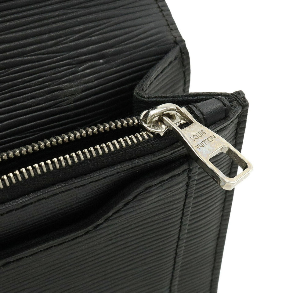 Louis Vuitton Taiga  Leather Clutch Bag