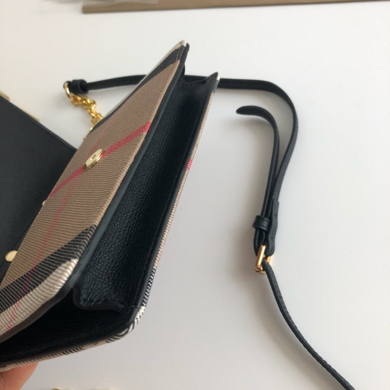 Burberry Bags - Bagsattire   496