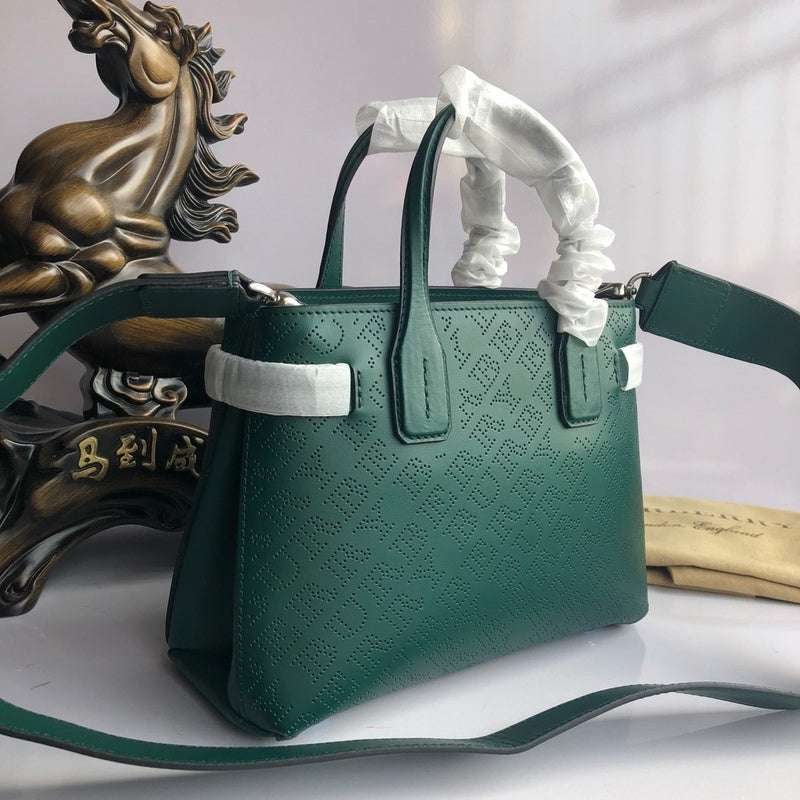 Burberry Bags - Bagsattire   637