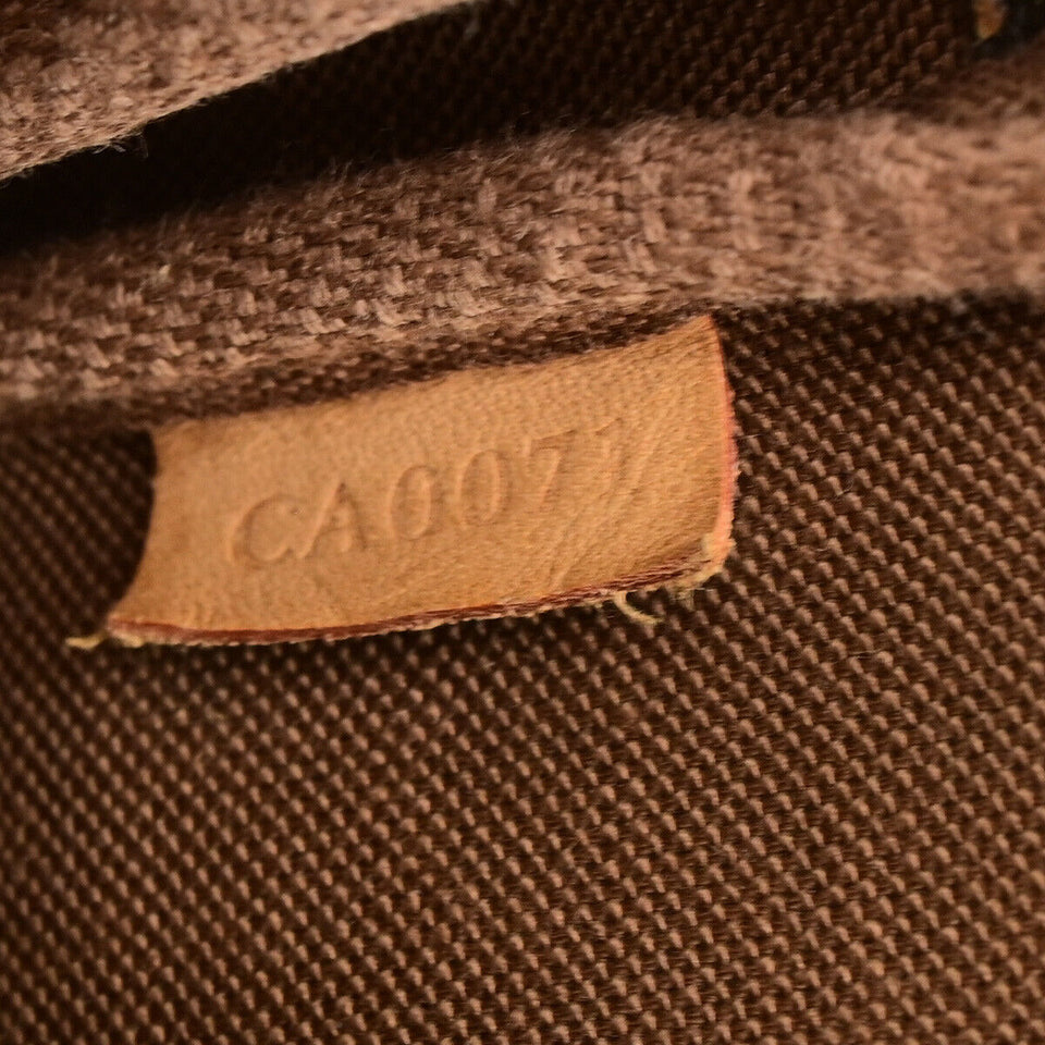 Louis Vuitton Pochette Accessoires  Canvas Clutch Bag