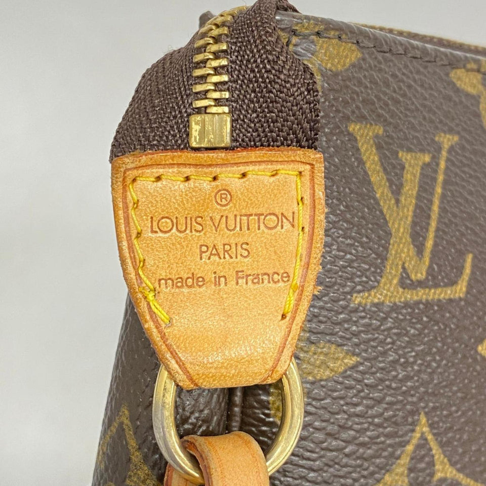 Louis Vuitton Pochette Accessoires  Canvas Clutch Bag