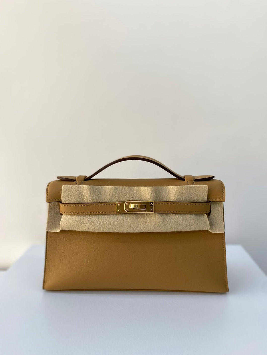 Hermes Kelly Pochette Chai Swift Gold Hardware