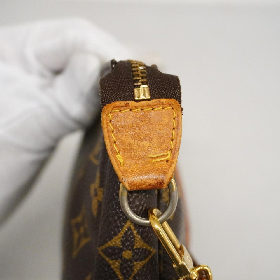 Louis Vuitton Pochette Accessoire  Canvas Clutch Bag