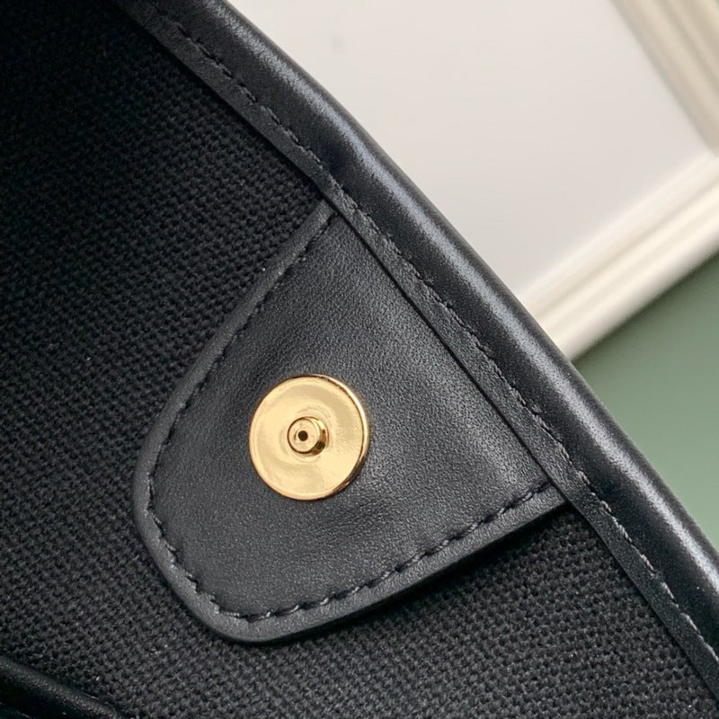 Burberry Bags - Bagsattire   669