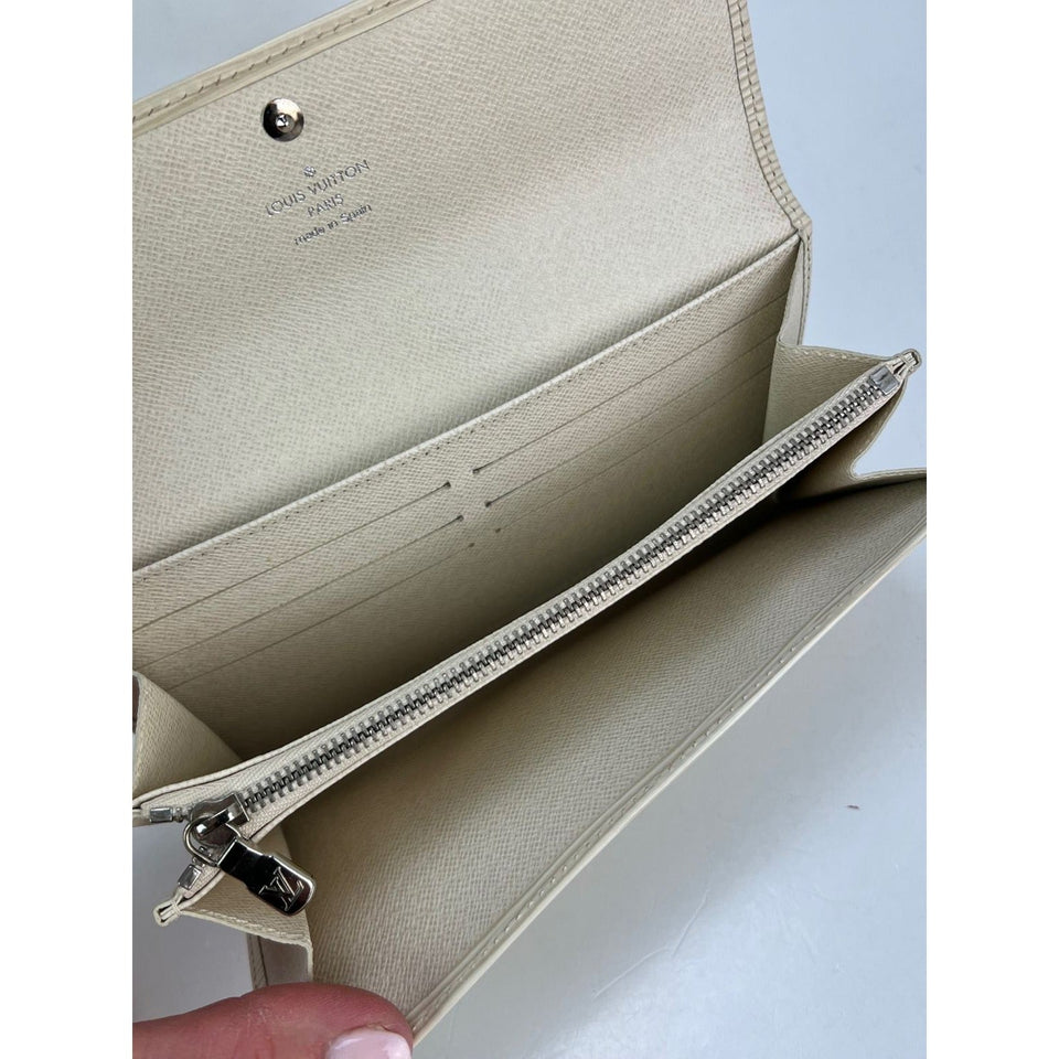 LOUIS VUITTON White Epi Leather Long Wallet Clutch