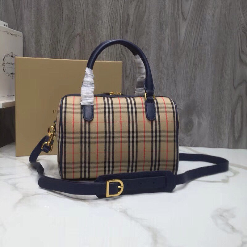 Burberry Bags - Bagsattire   697
