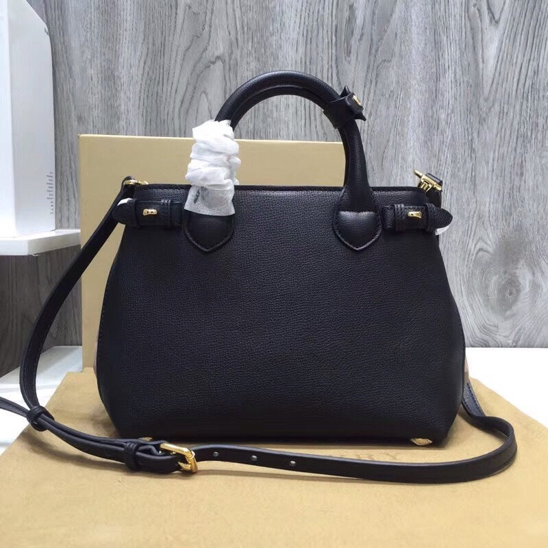 Burberry Bags - Bagsattire   516