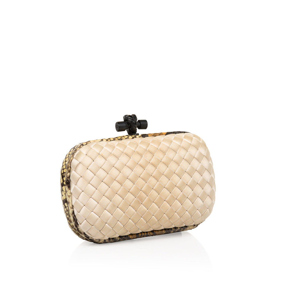 Knot Clutch