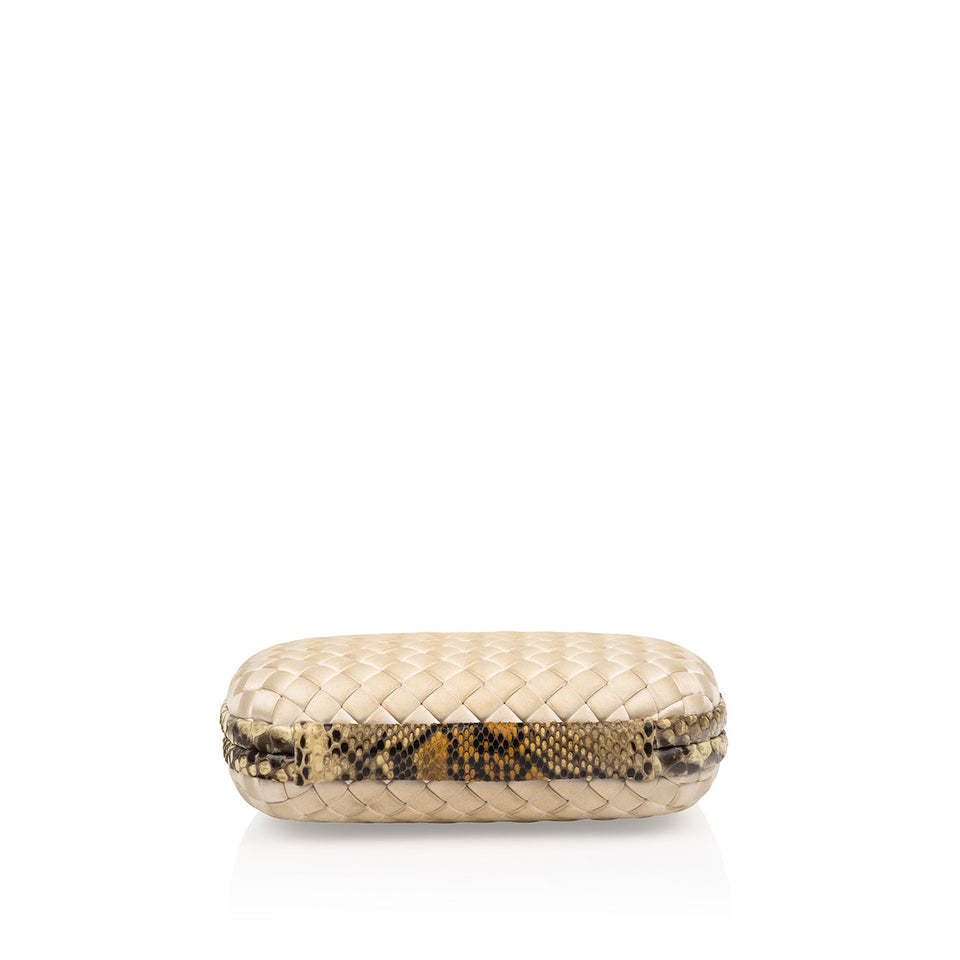 Knot Clutch
