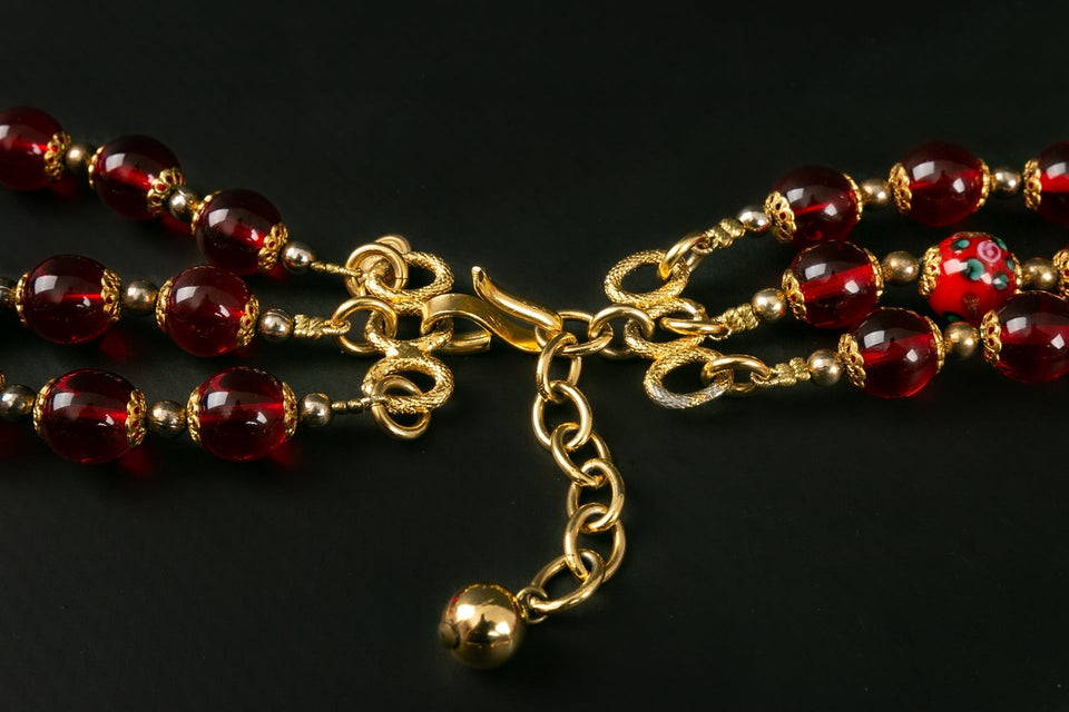 Collier de perles rouges Dior