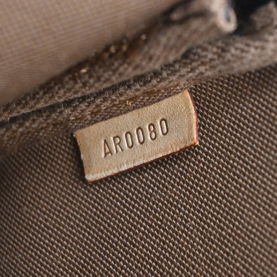 Louis Vuitton Pochette Accessoires  Canvas Clutch Bag