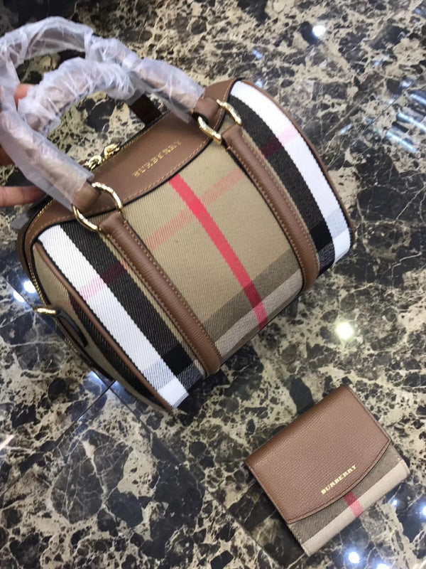 Burberry Bags - Bagsattire   239