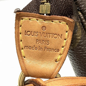 Louis Vuitton Pochette Accessoire  Canvas Clutch Bag