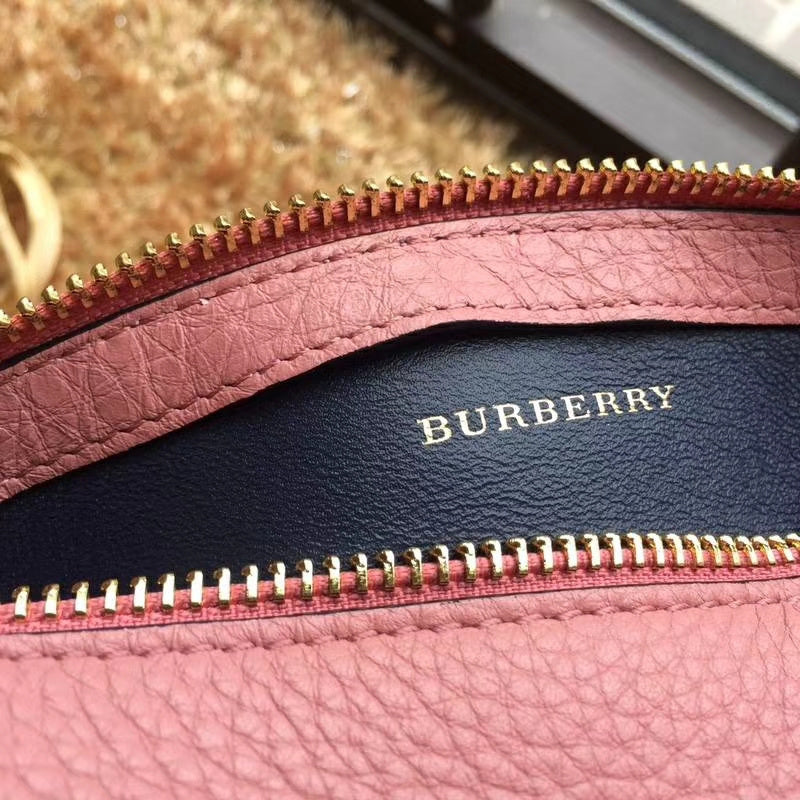 Burberry Bags - Bagsattire   455