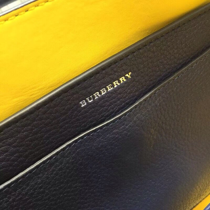 Burberry Bags - Bagsattire   439