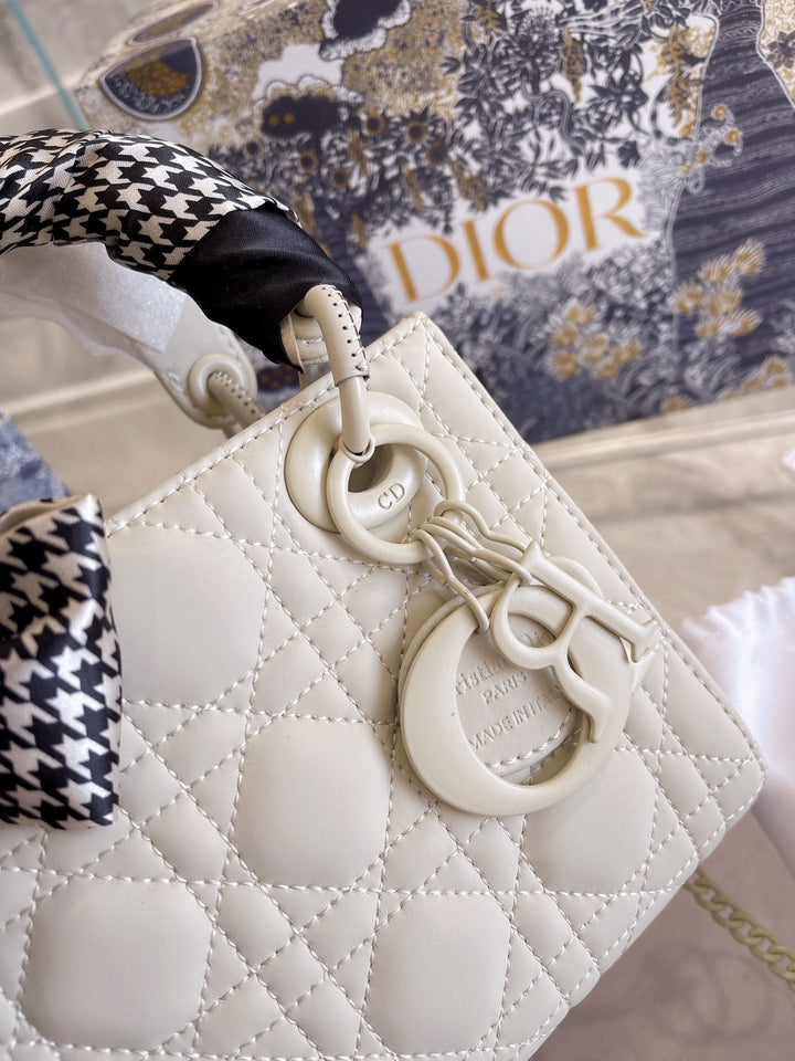 MO - Top Quality Bags Christian Dior 057