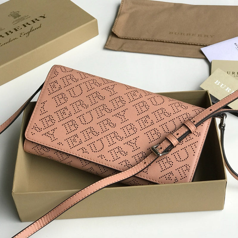 Burberry Bags - Bagsattire   656