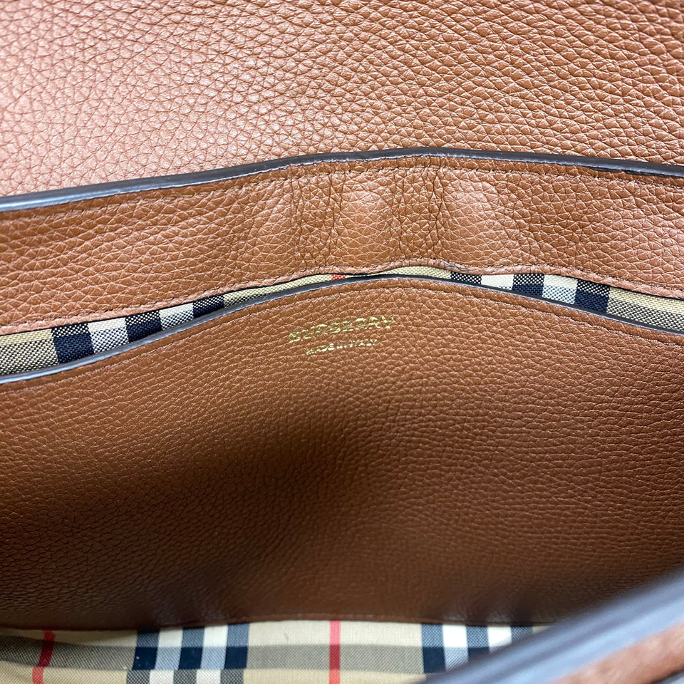 Crossbody Luxury Designer By Burberry  Size: Medium