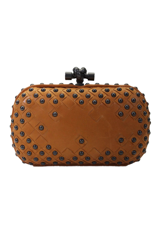 Bottega Veneta Womens Waxy Nappa Intrecciato Studded Knot Clutch Handbag Brown