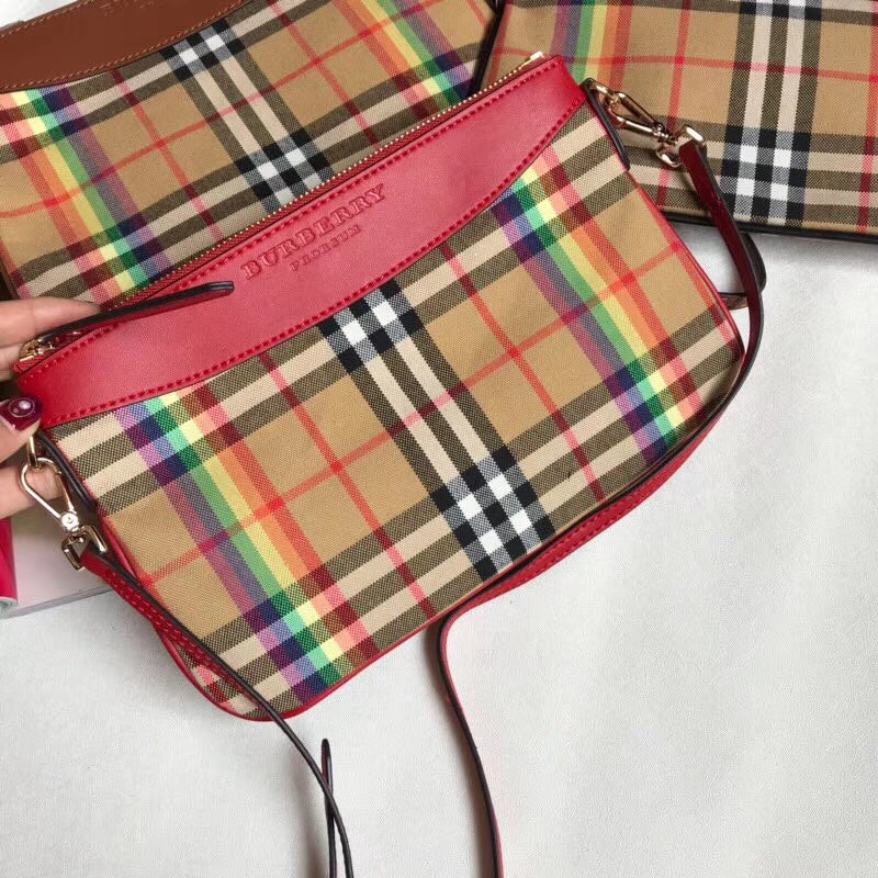 Burberry Bags - Bagsattire   324