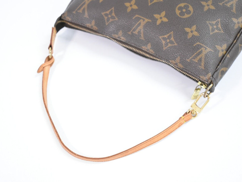 Louis Vuitton Pochette Accessoire  Canvas Clutch Bag