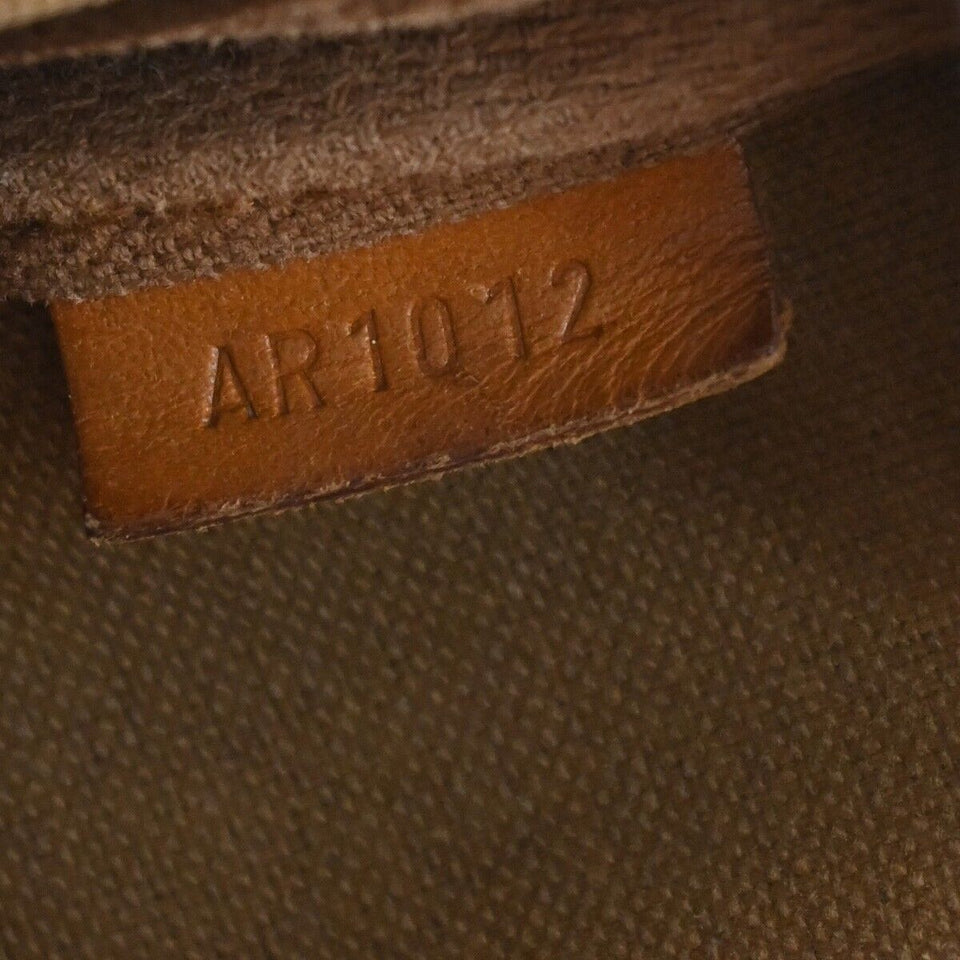 Louis Vuitton Pochette Accessoires  Canvas Clutch Bag