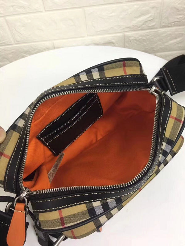 Burberry Bags - Bagsattire   420