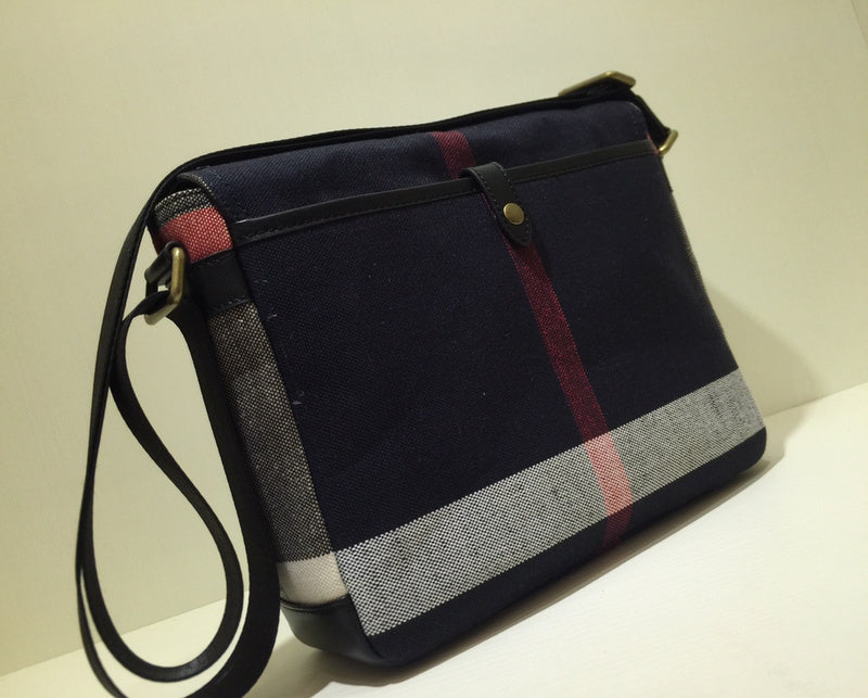 Burberry Bags - Bagsattire   356