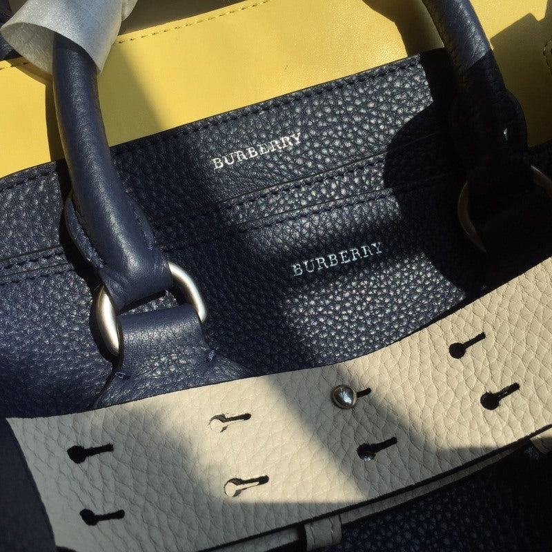 Burberry Bags - Bagsattire   439