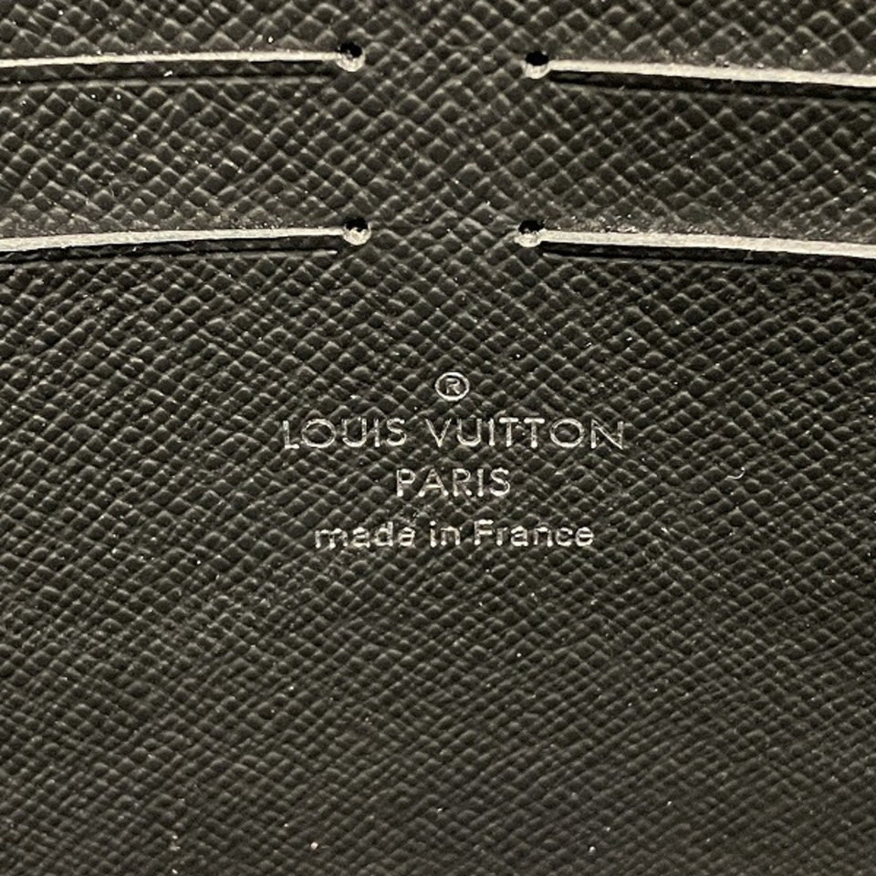 Louis Vuitton Pochette Voyage  Leather Clutch Bag