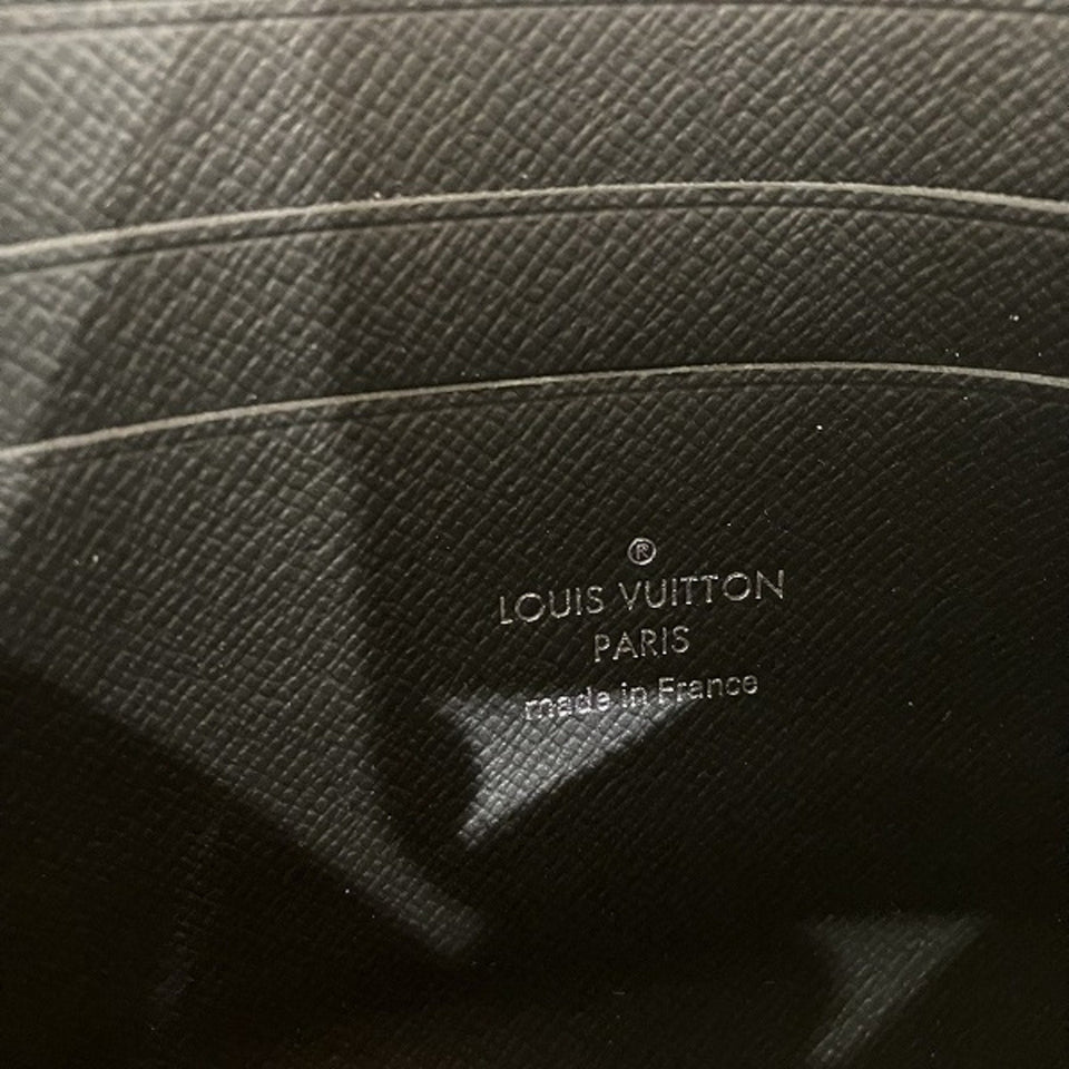 Louis Vuitton Pochette Zippée  Canvas Clutch Bag