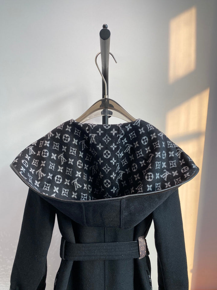 Luxury Louis Vuitton  Wrap Coat 040