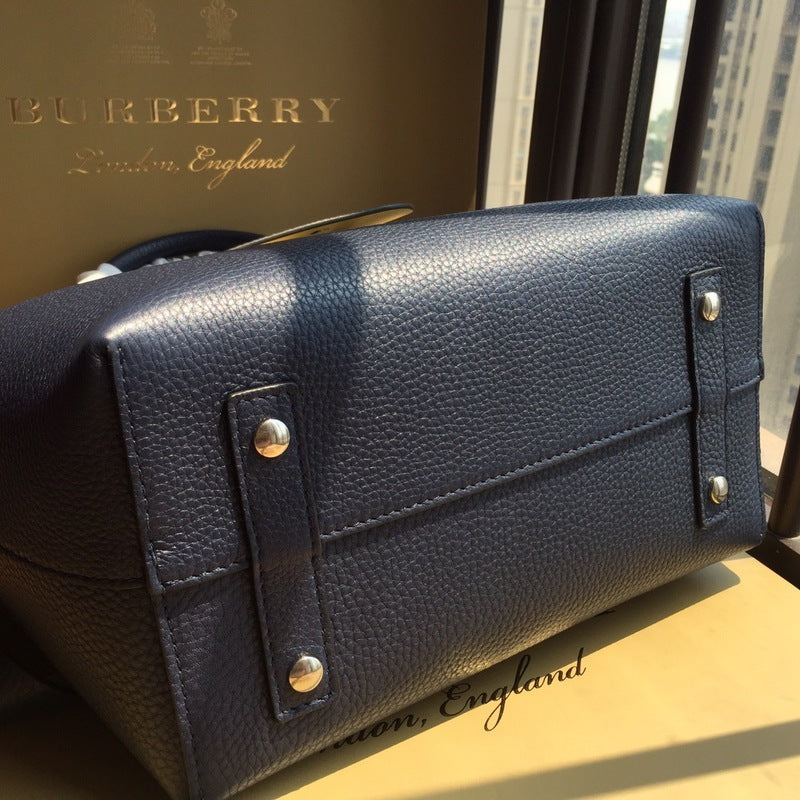 Burberry Bags - Bagsattire   439