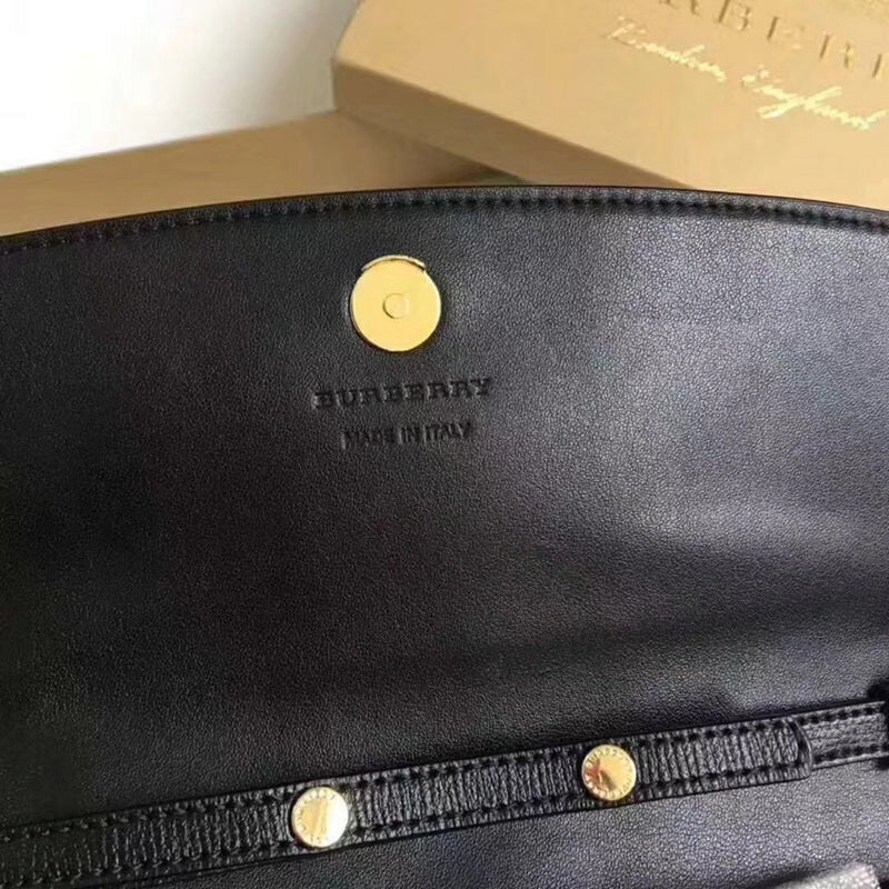 Burberry Bags - Bagsattire   276