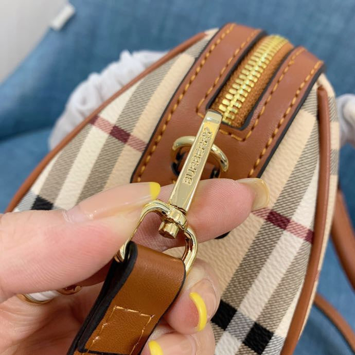 Burberry Bags - Bagsattire   213