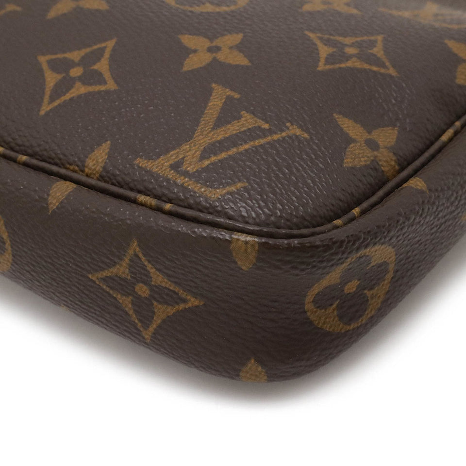 Louis Vuitton Pochette Accessoire  Canvas Clutch Bag