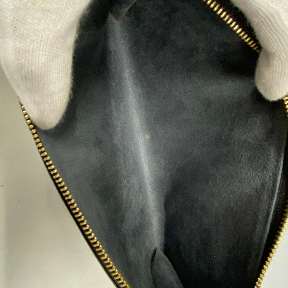 Louis Vuitton Pochette Accessoires  Leather Clutch Bag