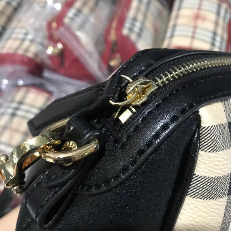 Burberry Bags - Bagsattire   333