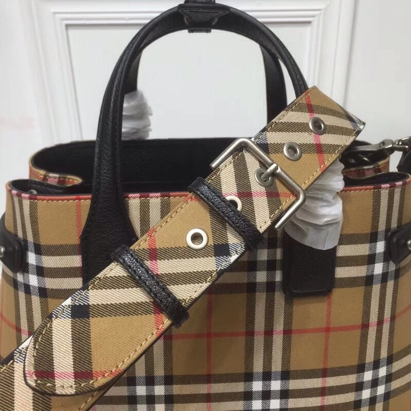 Burberry Bags - Bagsattire   687