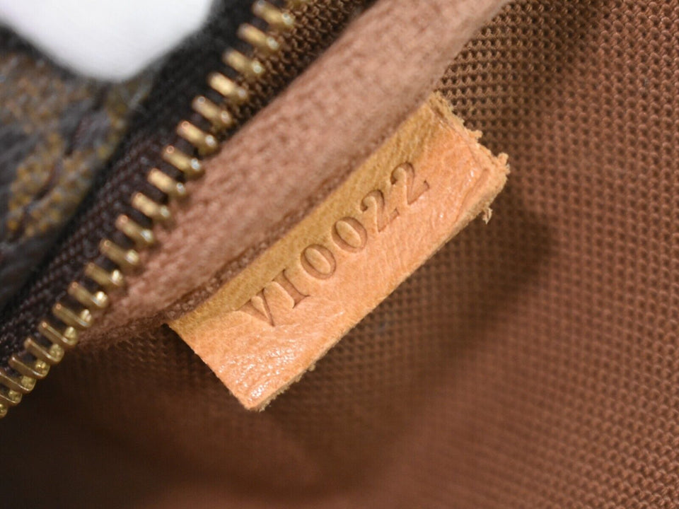 Louis Vuitton Pochette Accessoire  Canvas Clutch Bag