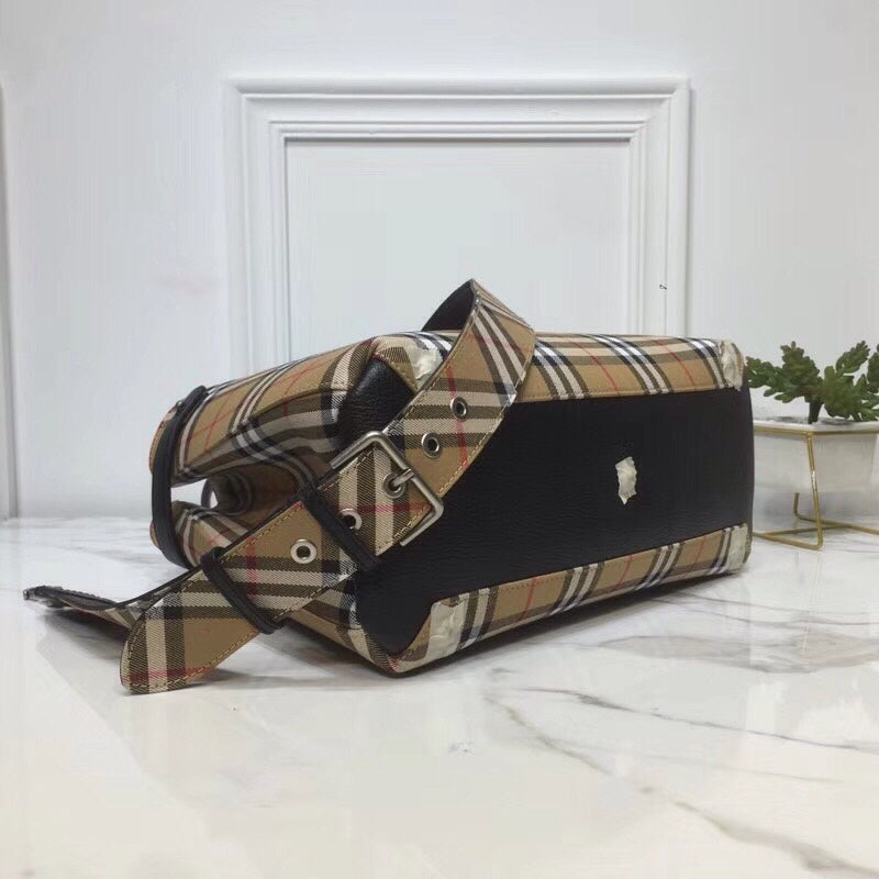 Burberry Bags - Bagsattire   687