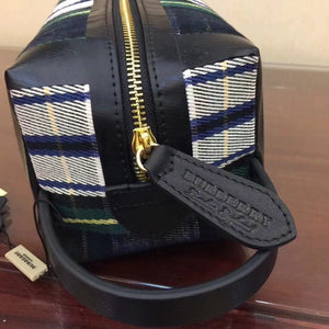 Burberry Bags - Bagsattire   405