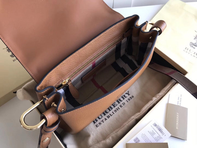 Burberry Bags - Bagsattire   489