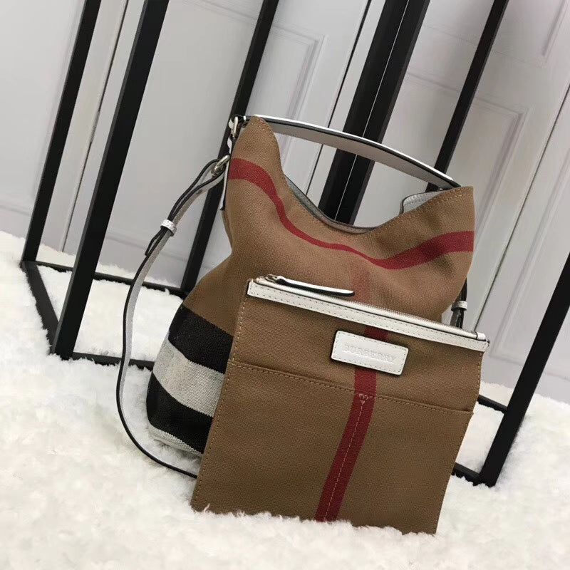 Burberry Bags - Bagsattire   426