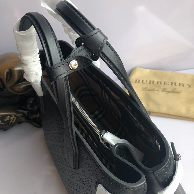 Burberry Bags - Bagsattire   639