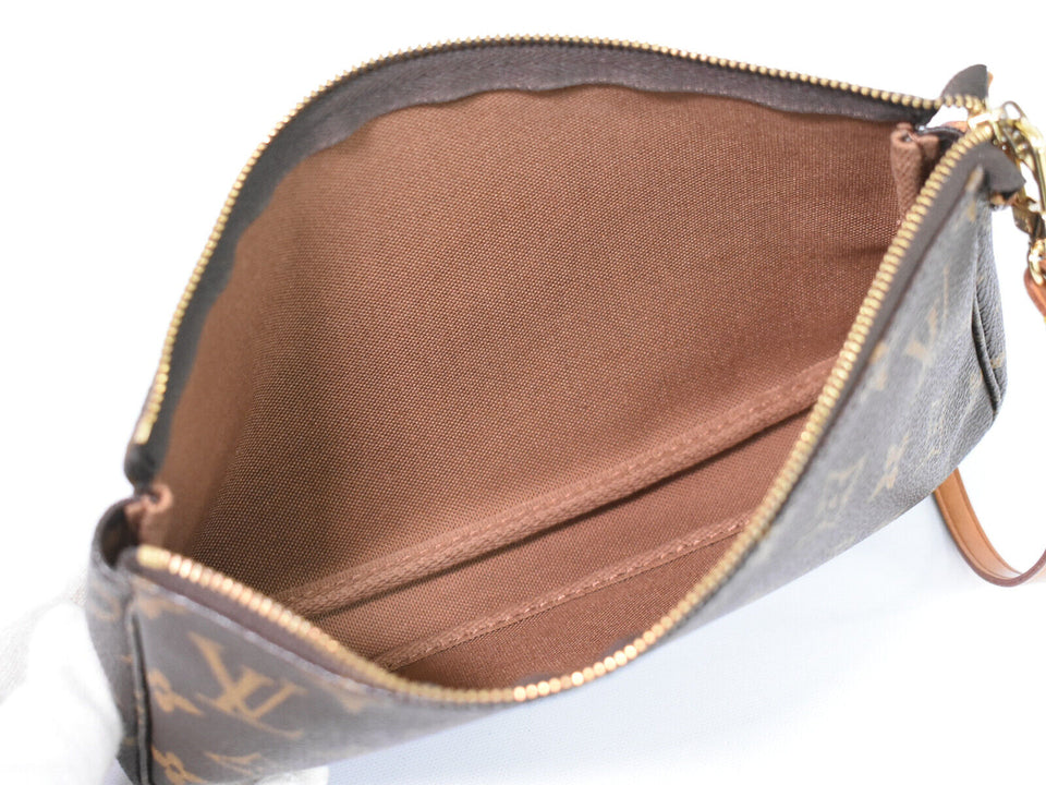 Louis Vuitton Pochette Accessoires  Canvas Clutch Bag
