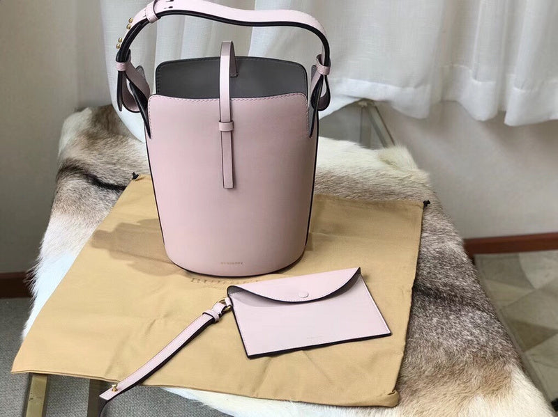 Burberry Bags - Bagsattire   585