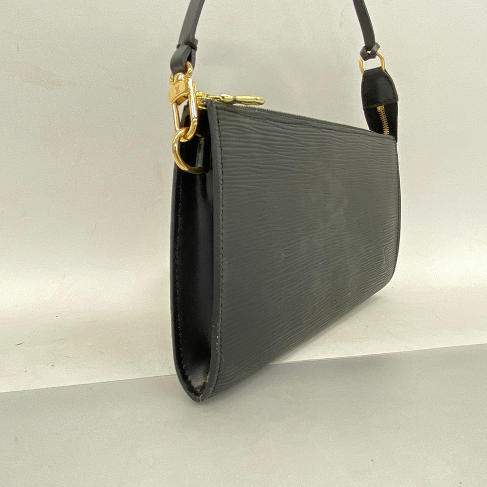 Louis Vuitton Pochette Accessoires  Leather Clutch Bag