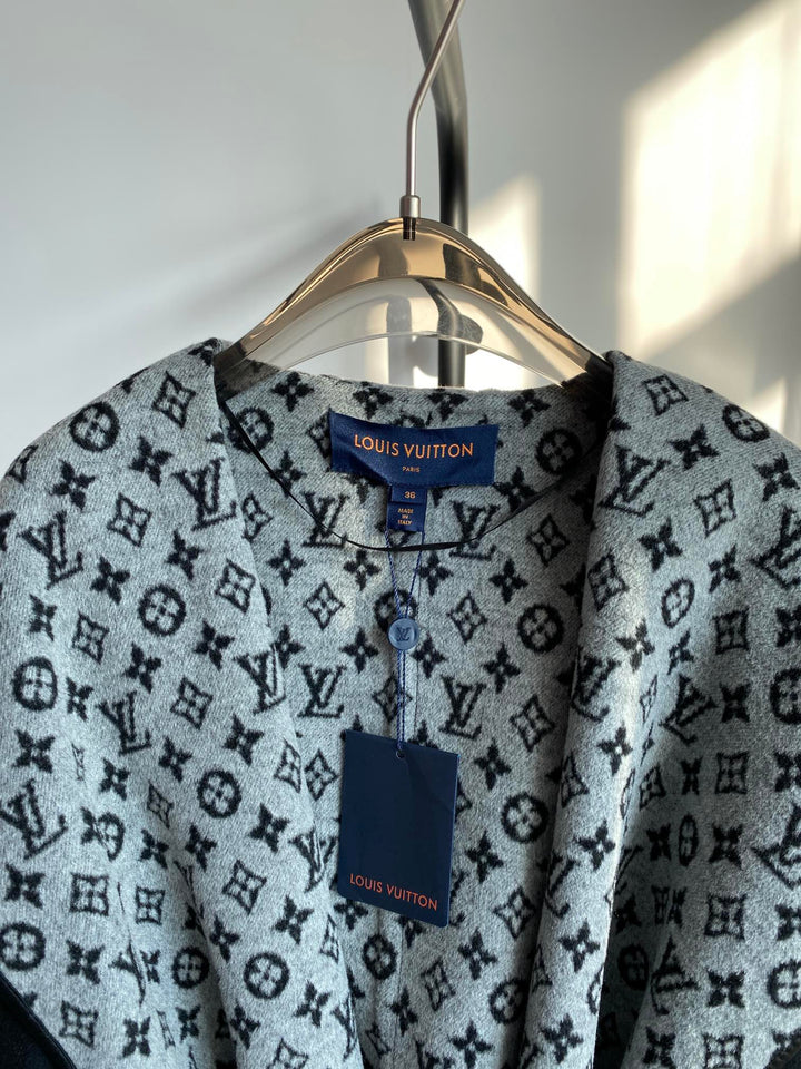 Luxury Louis Vuitton  Wrap Coat 044